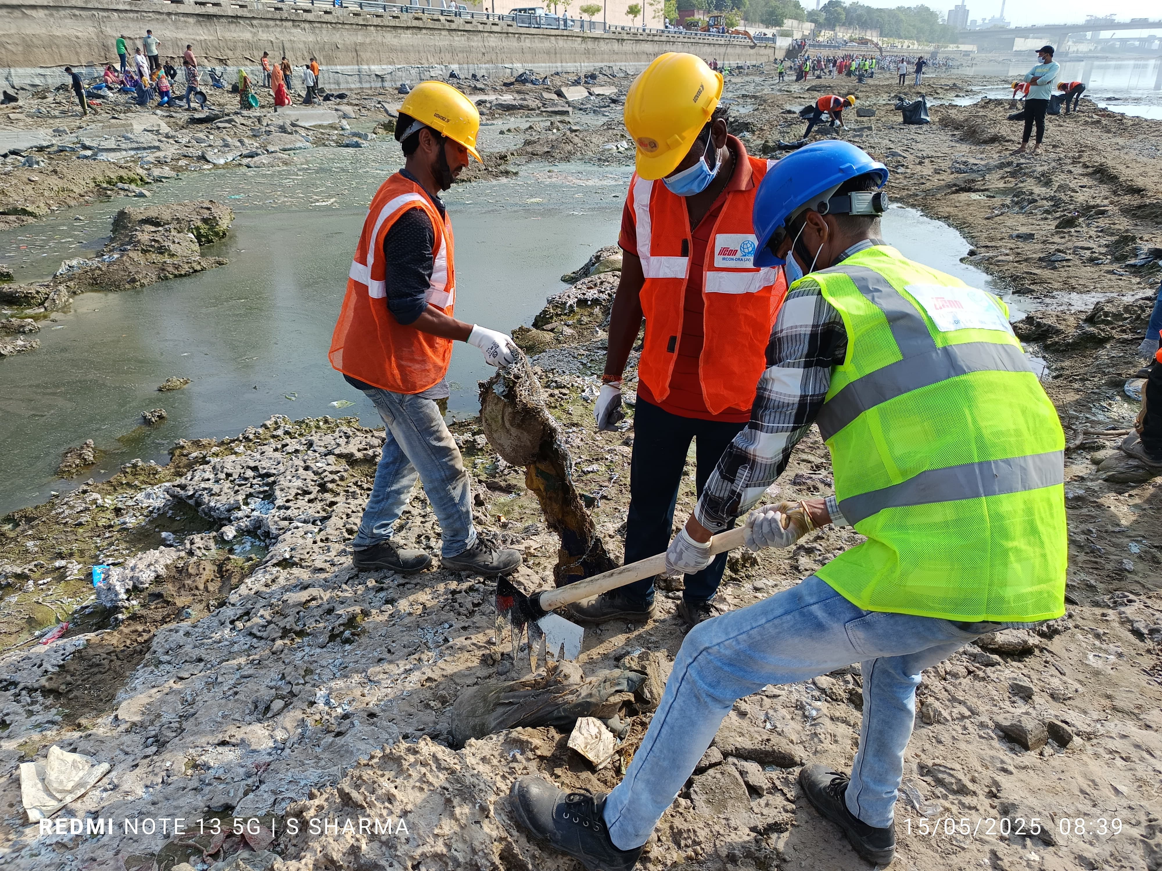 NHSRCL participated in the Swachh Sabarmati Maha Abhiyan, jointly organized by AMC and SRFDCL
